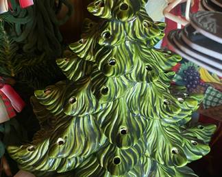 1974 Atlantic Mold Ceramic Christmas Tree