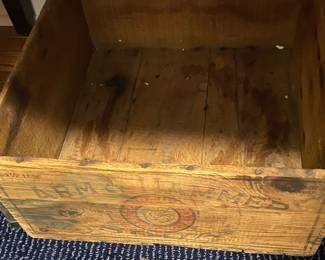 Old Arm & Hammer Dovetailed Crate