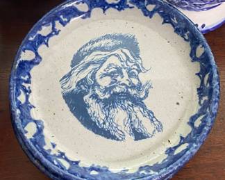 Small Pottery Santa Dishes Bastine, Ind.