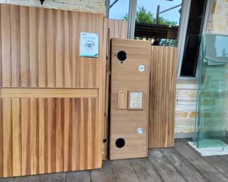 "Jacuzzi" Sauna for three people. It is complete and easy to install. Owners manual/Instructions is available.