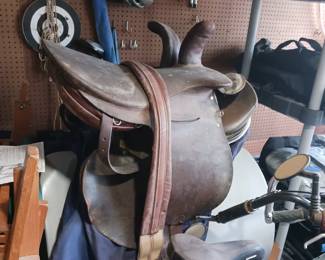 Another picture of the saddle