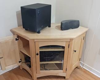 Corner cabinet TV stand