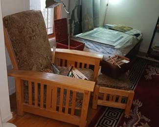 Contemporary mission style Morris chair