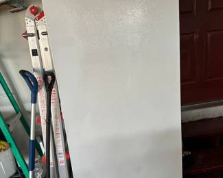 Kenmore 20 cu feet (New is $1,300)