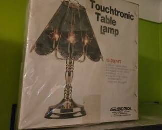 TOUCH LAMP