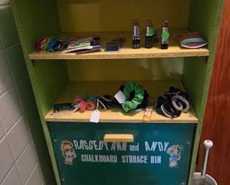 VTG SHELF UNIT MISC BATHROOM