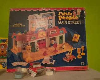 FP LITTLE PEOPLE MAIN STREET RM RIGHT UPPER