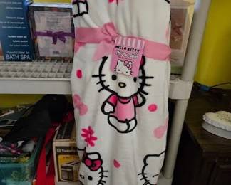 HELLO KITTY THROW NIP RM MID