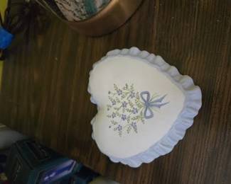 HEART BISQUE BOX RM MID