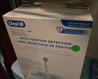 ORAL B ELECTRIC TOOTHBRUSH BATHROOM