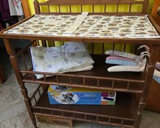 INFANT CHANGING TABLE RM MID