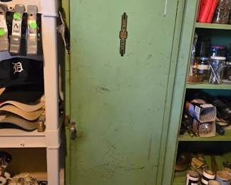 METAL CABINET1 GARAGE