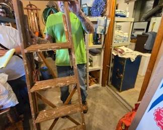 WOOD LADDER 5FT GARAGE