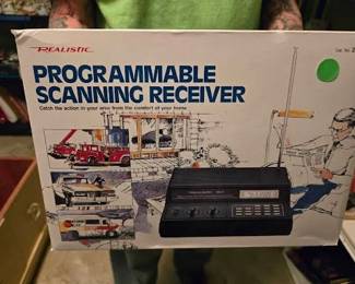PROGRAMMABLE SCANNING RECEIVER LIV RM
