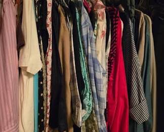 CLOTHES RM RIGHT UPPER