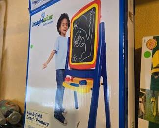 CHILD EASEL GARAGE