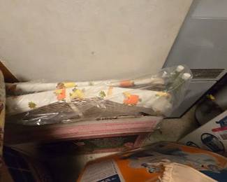 VTG PLAY PEN UTILITY ROOM