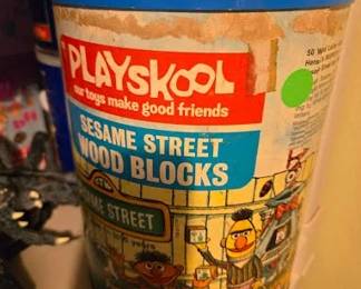 PLAYSKOOL SESAME STREET BLOCKS LOWER CLOSET