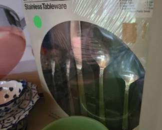 EKCO TABLEWARE NIB KITCHEN