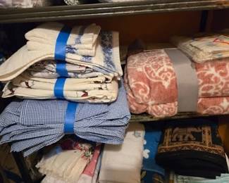 TOWELS NWT RM RT UPPER