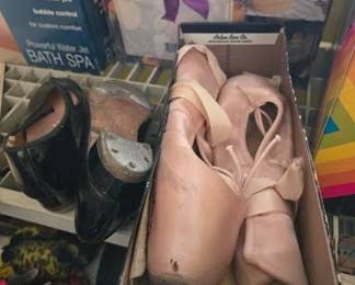 CAPEZIO BALLET SHOES RM MID