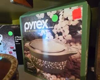 PYREX NIB KITCHEN
