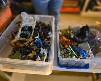 ACTION FIGURES5 GARAGE