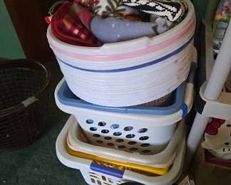 LAUNDRY BASKETS LIV RM