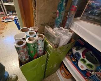 WRAPPING PAPER LOWER CLOSET NIB