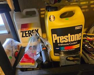 CAR CHEMICALS GARAGE