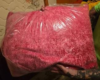 ROYAL SLEEP PILLOW NIP RM LEFT UPPER