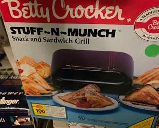 BETTY CROCKER SAND GRILL RM RT
