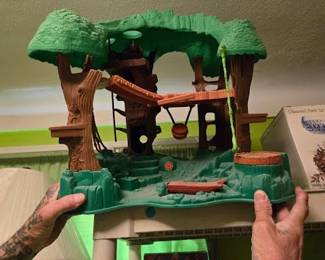 FP TREEHOUSE RM RIGHT UPPER