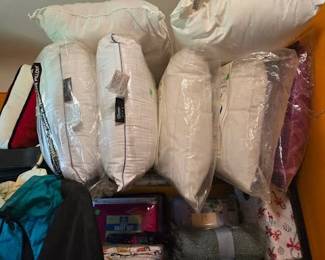 BEDDING NWT RM LEFT UPPER