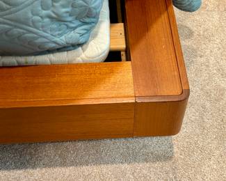 Details of platform bed by Dyrlund
