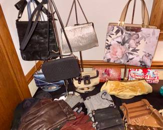 Handbags-Baggallini, Brighton, Coach, Delsey, Fancy Nancy, Hobo, Jen & Co., Kenneth Cole, Tommy Bahama and Vera Bradley