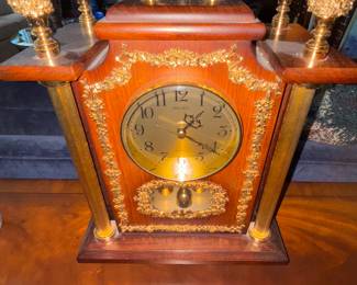 Tabletop clock