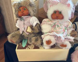 RAIKES COLLECTABLE BEARS