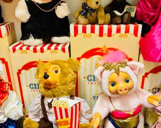 RAIKES CIRCUS BEARS
