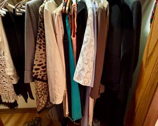 Women's clothing Sizes L,XL-Chicos, Coldwater Creek, Gander Mountain, Ming Wang, Prana, Ralph Lauren and Talbots