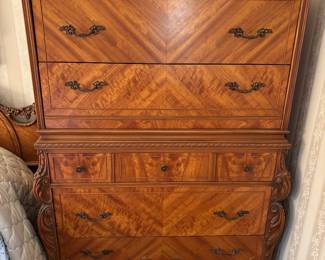 Chest of drawers