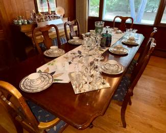 Dining table with two leaves in