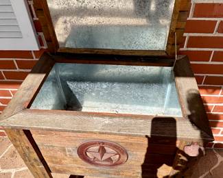 Outdoor ice cooler