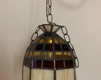 Pair of stain glass hanging chain lamps, (8”) x (6)