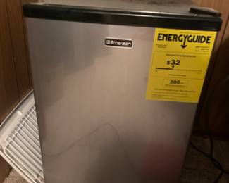 Small clean Emerson refrigerator. Works well