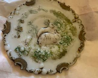 Vintage milk glass rabbit collectors child plate