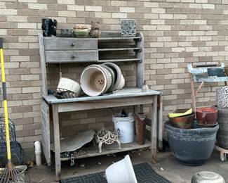 potting bench, pots