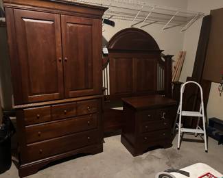 Queen size bed 