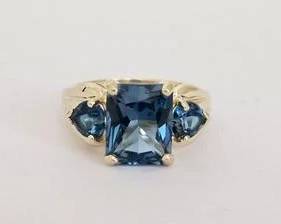 14K Gold with Blue Gemstones (Zircon?) Ring