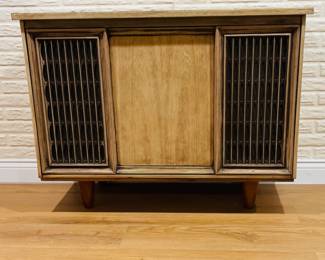 MCM Stereo Cabinet - Original parts are available